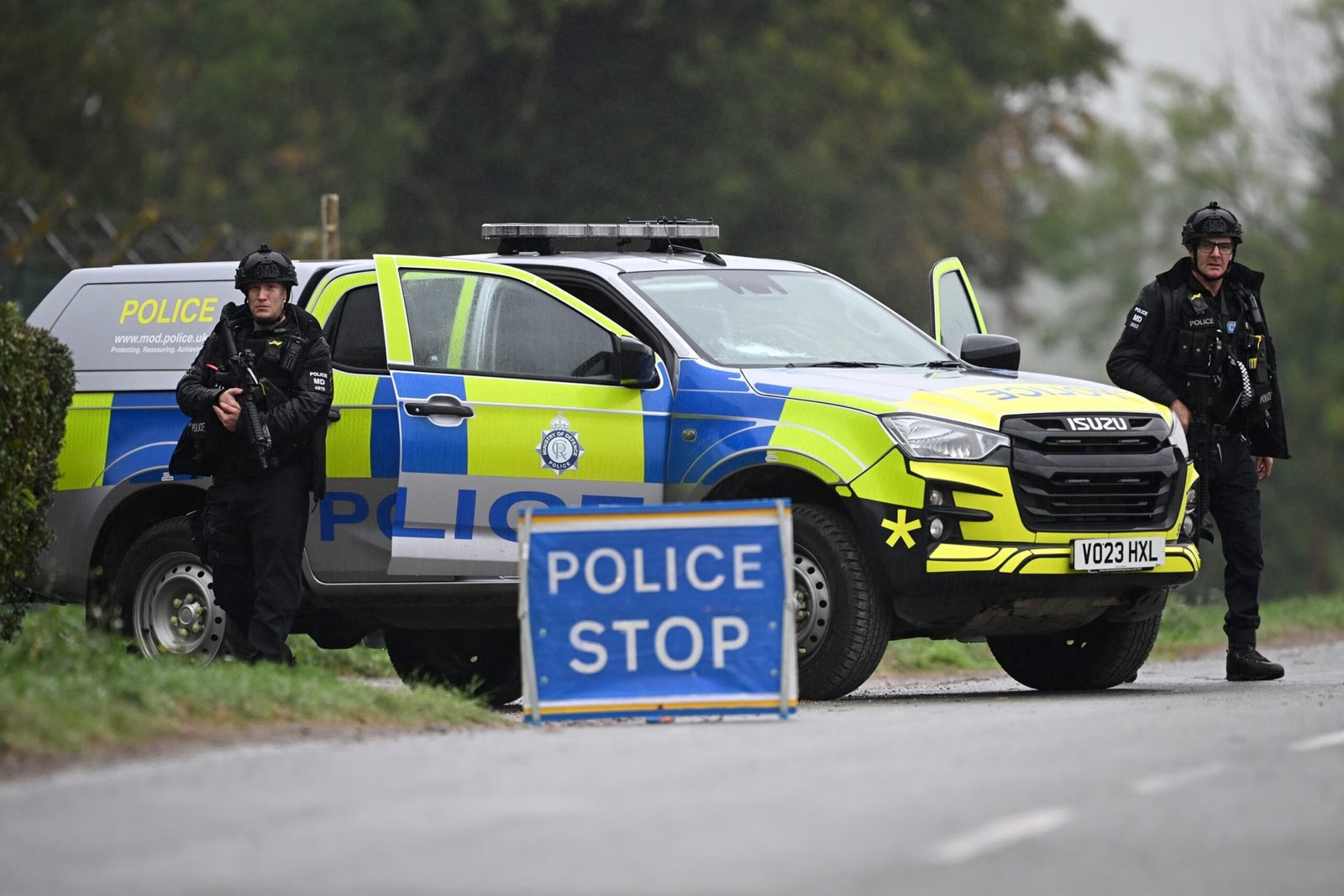 UK police arrest 5 men under terrorism, explosives acts close to US air base