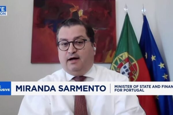 Portugal Fin Min: France shouldn't suffer same fiscal pain that we did