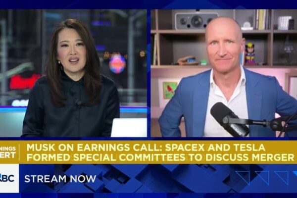 Deepwater's Gene Munster weighs in on a possible SpaceX and Tesla merger