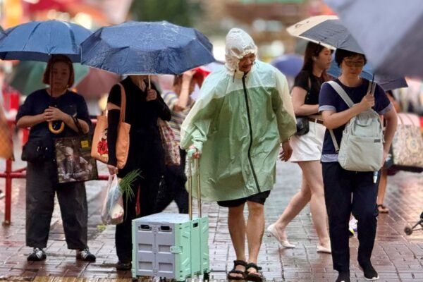 Hong Kong issues T9 signal as Typhoon Noul edges closer