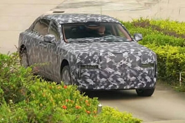 BYD Yangwang "HU" limousine targets Dubai debut around November 5, sources say