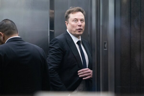 Hollywood Fixer's Clients Include Elon Musk, Jake and Logan Paul
