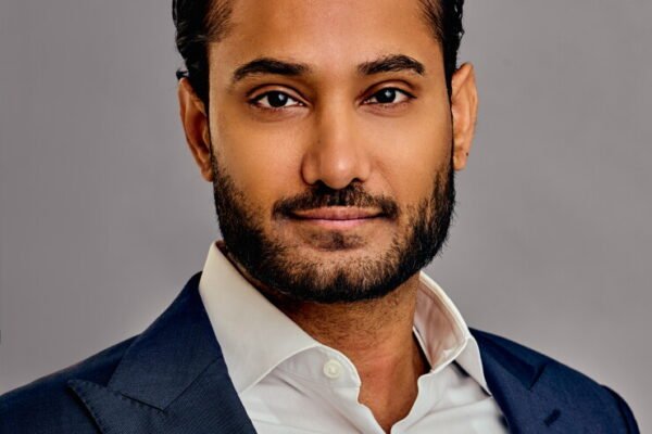 Usman Maher, Pentiv